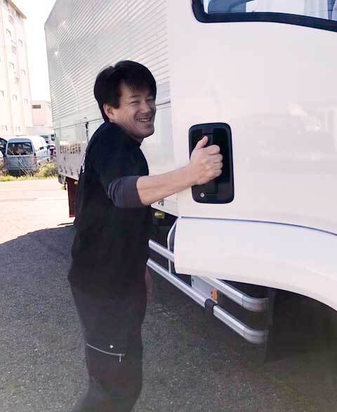 先輩社員 山本(1)